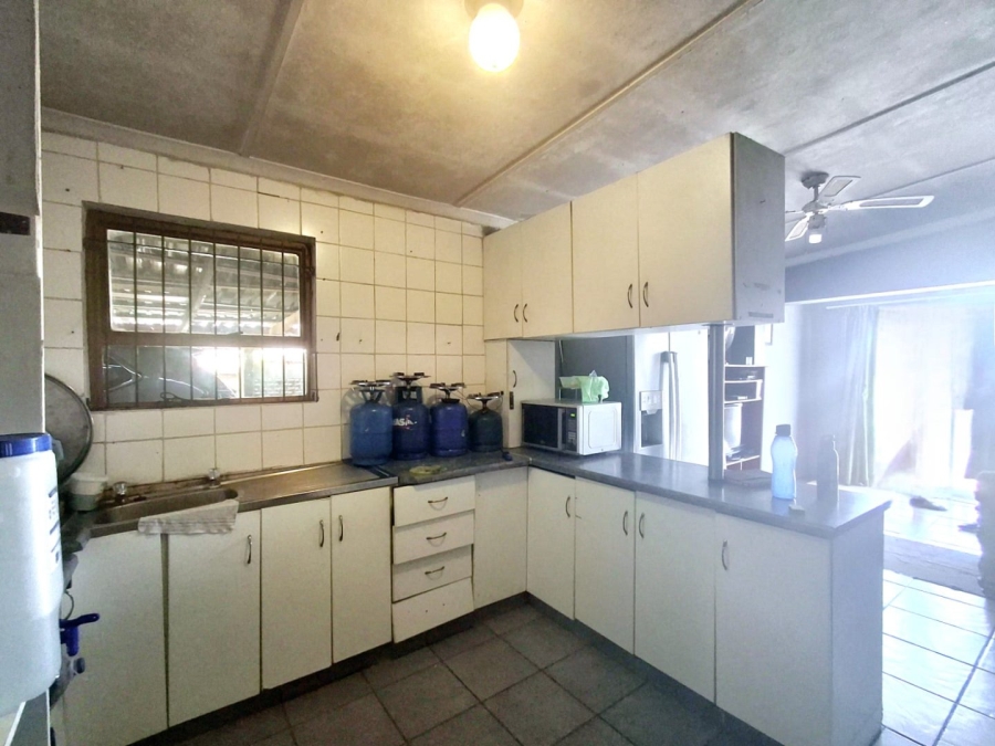 7 Bedroom Property for Sale in Amalinda Eastern Cape
